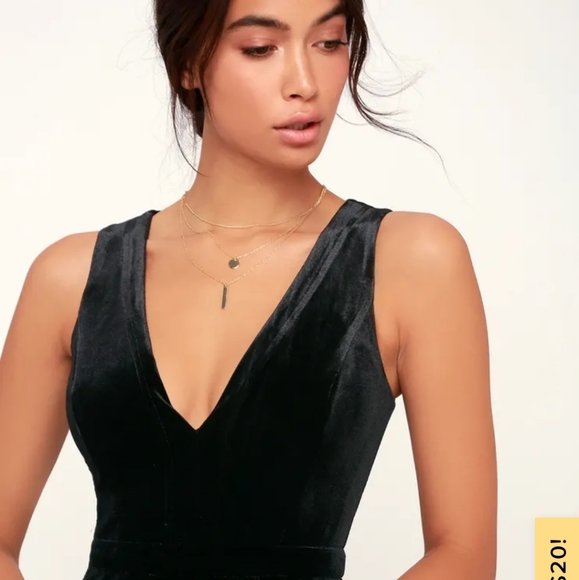 Black maxi, velvet formal dress. - Picture 3 of 7